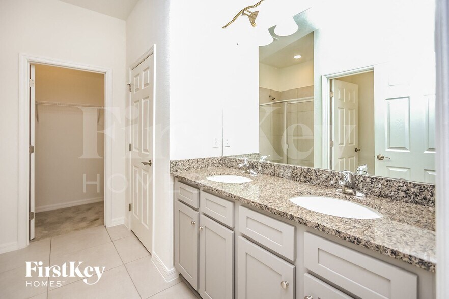 Building Photo - 360 Corbel Ln