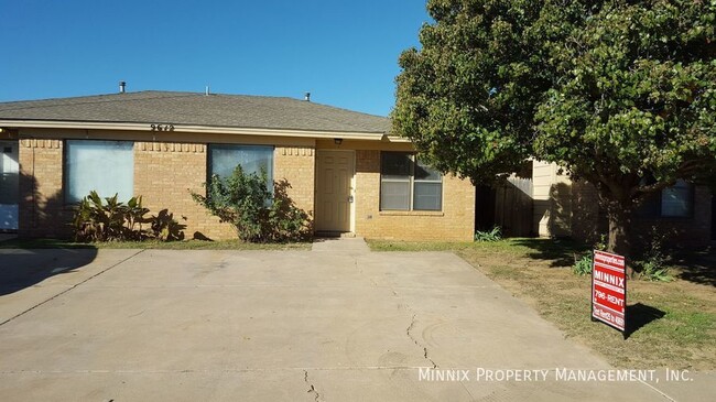 Primary Photo - 9614 Elmwood Ave