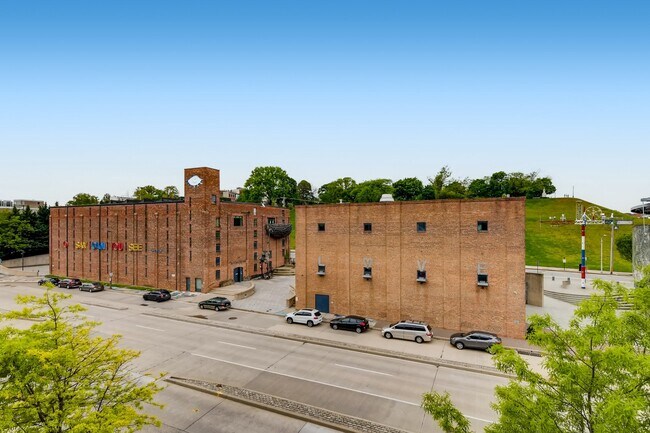 Building Photo - 801 Key Hwy