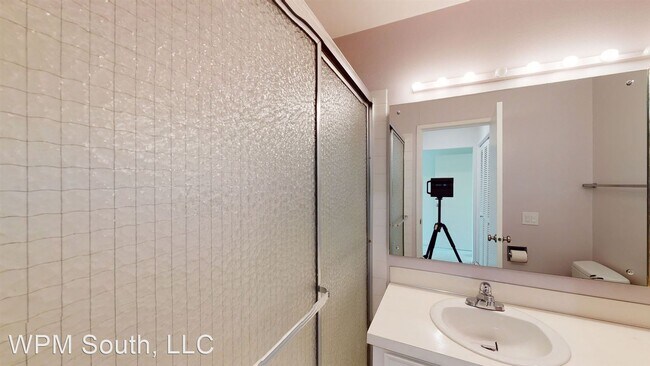 Building Photo - 10905 Glen Acres Dr S