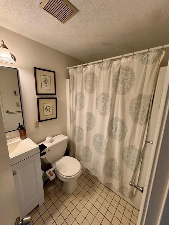 Building Photo - 26 Beacon St