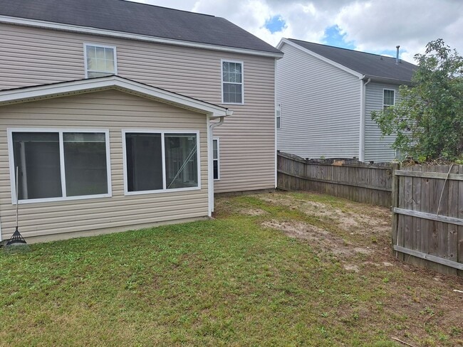 Building Photo - Wonderful Four Bedroom Home Located in Nor...