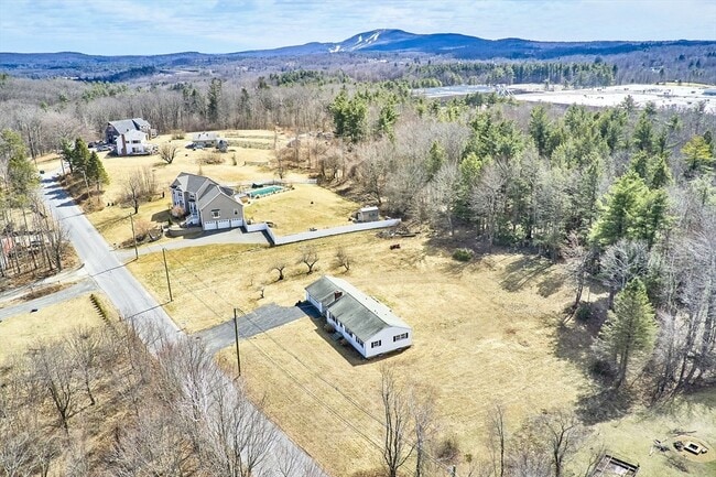 Building Photo - 60 Overlook Rd
