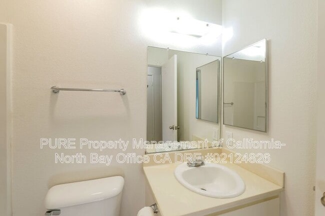 Building Photo - 2305 Cross Ave