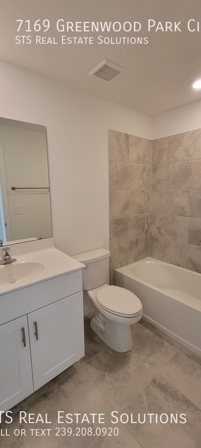Building Photo - 7169 Greenwood Park Cir