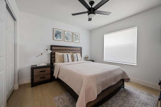 Building Photo - 10561 Paso Fino Dr