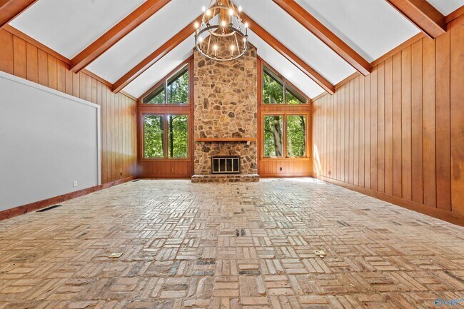 Building Photo - 7705 Foxfire Dr SE