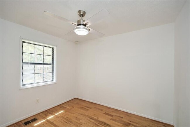 Building Photo - 160 Timber Creek Ln SW