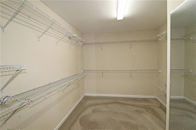 Building Photo - 1183 Dunwoody Village Dr