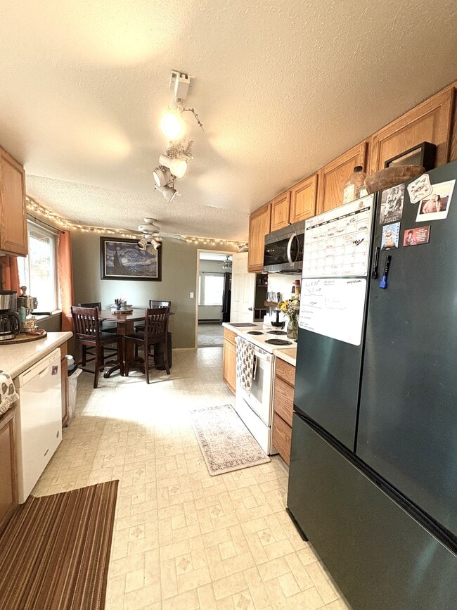 Building Photo - 13590 NW Coho Run