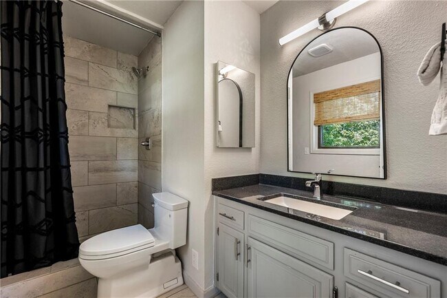 Building Photo - 1 Penzance Dr