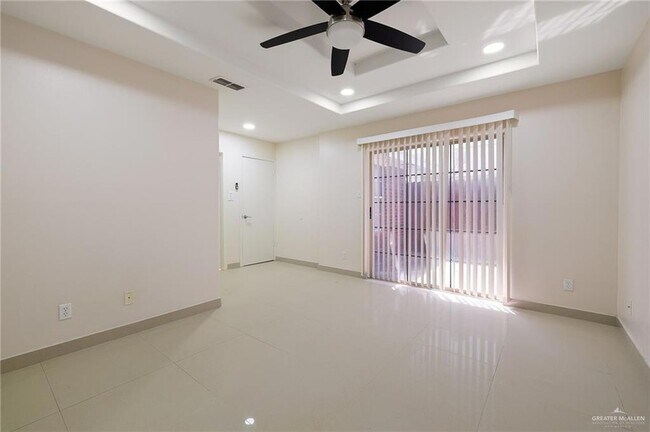 Building Photo - 3001 Ashley Pl