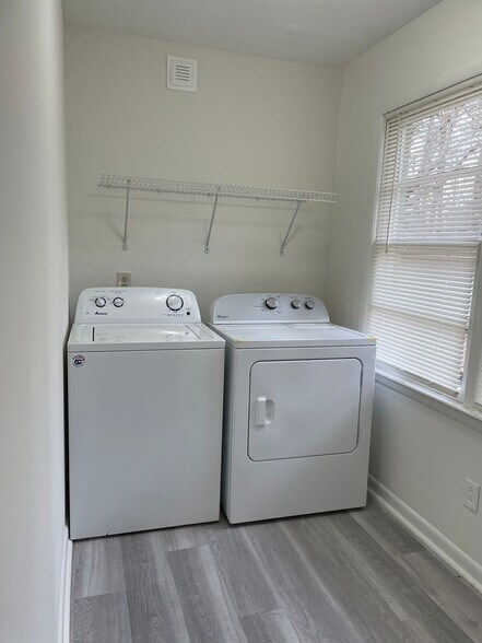 Building Photo - Cute and Newly Renovated Brick One Level Home in Auburn