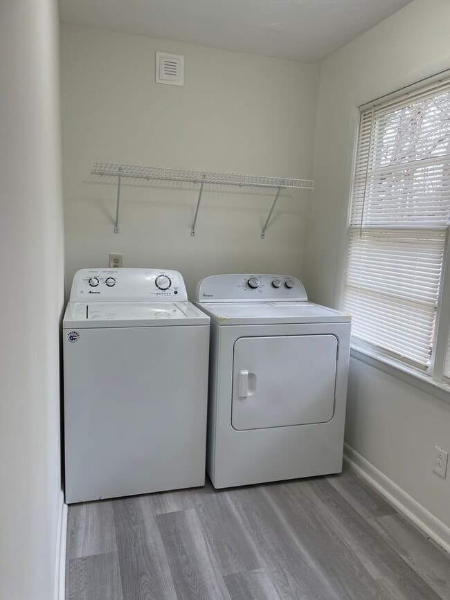 Building Photo - Cute and Newly Renovated Brick One Level Home in Auburn