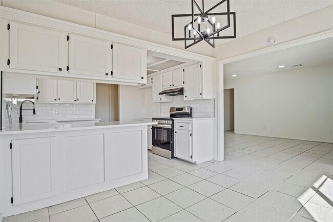 Building Photo - 8408 NW 109th St
