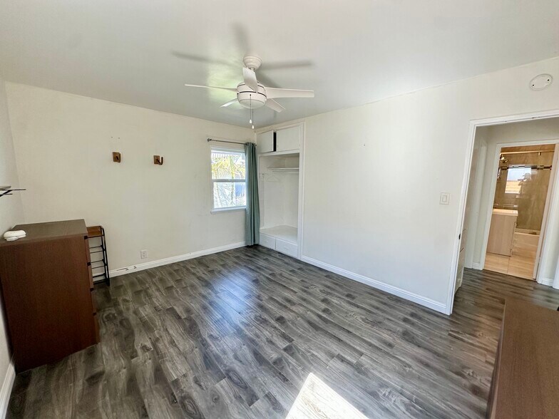 Building Photo - 915 Indiana Ave