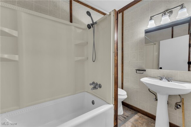 Building Photo - 11217 Florian Ave