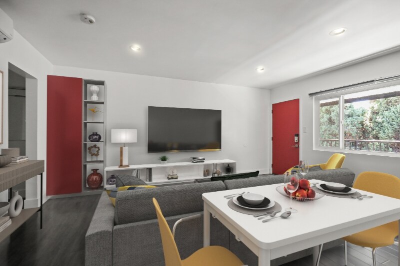 Building Photo - 1321 W 36th Pl