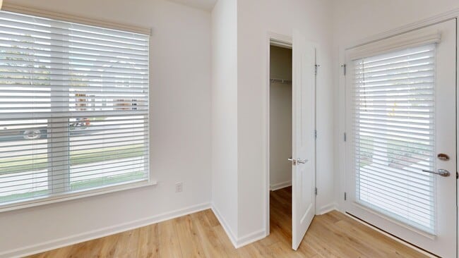 Building Photo - Immaculate New Townhome in Pringle Towns