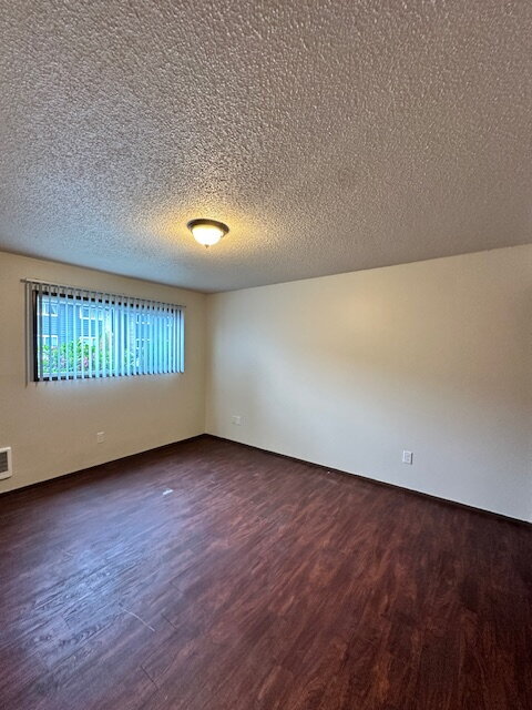 Building Photo - Charming 2-Bedroom Apartment in Portland's Heart - Bottom floor, 1 bathroom