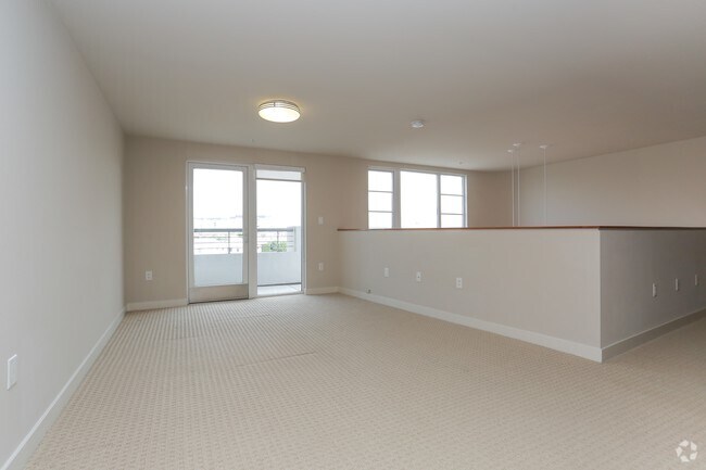 2BR, 2BA - 1670 SF - 5550 Wilshire at Miracle Mile