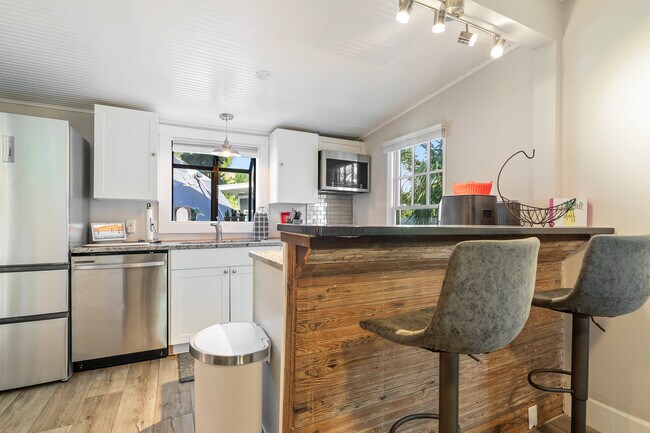 Building Photo - 2402 52nd St S