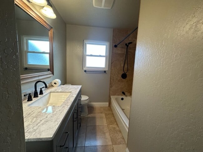 Building Photo - Home for Rent in South Woodland with Solar