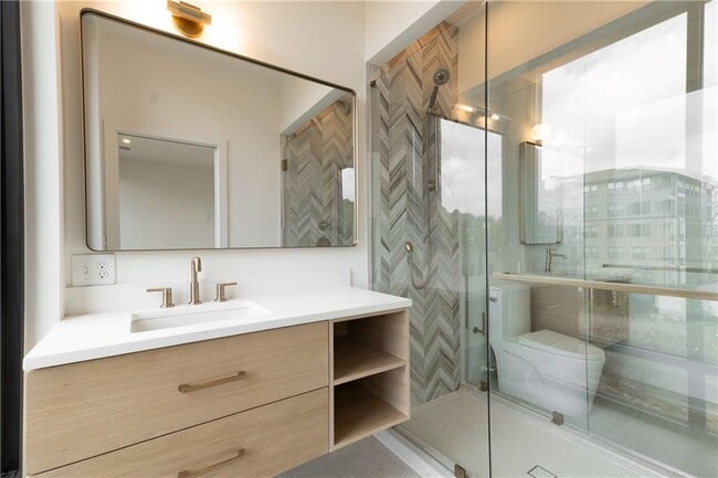 Building Photo - 816 Berne St SE