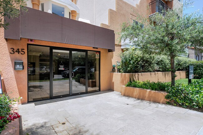 Building Photo - 345 Cloverdale Ave