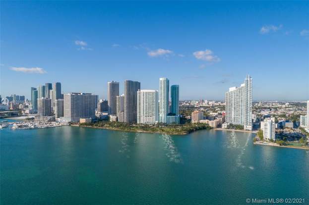 Building Photo - 1900 N Bayshore Dr