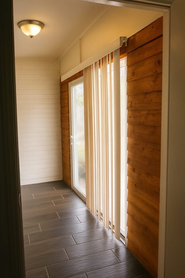 Building Photo - 3108 Highland Park Ave