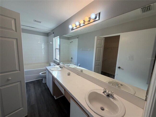 Building Photo - 11701 Brenford Crest Dr