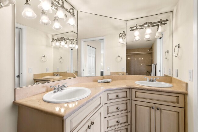 Building Photo - 3594 S Ocean Blvd