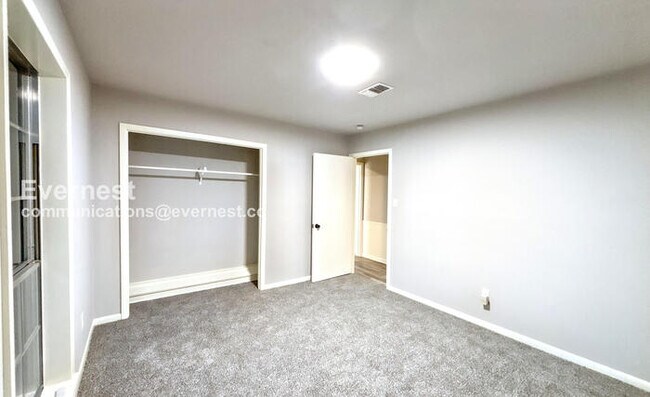 Building Photo - PROMO: Get $500 off the first month’s rent when you sign the lease today!! / Spacious Home with G...