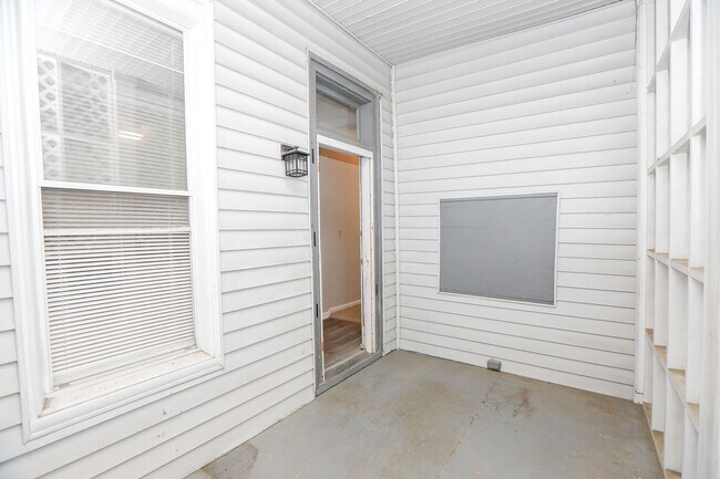 Building Photo - 430 South St