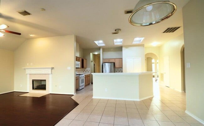 Building Photo - 11523 Glen Lake Dr