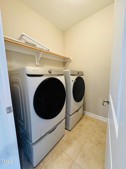 Building Photo - 1129 Pemberly Ave