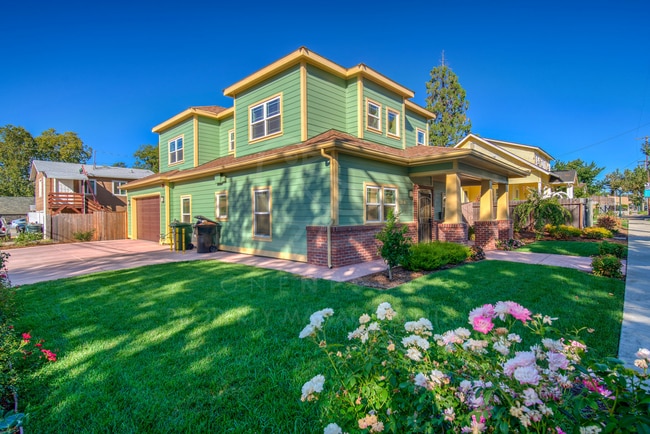 Building Photo - 210 Taylor St