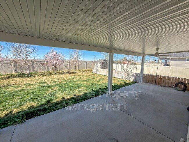 Building Photo - 12913 S Salerno Ave