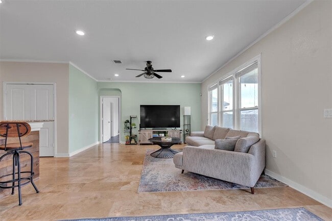 Building Photo - 128 Kavanaugh St