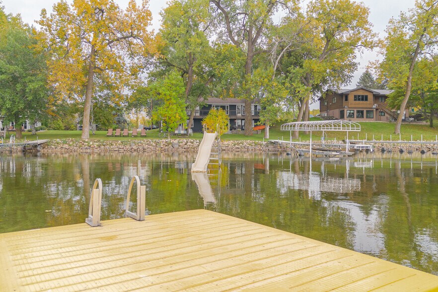 Building Photo - 6806 Sunset Strip NW