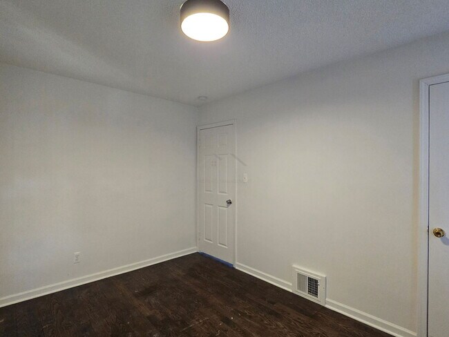 Building Photo - 25312 Winton St