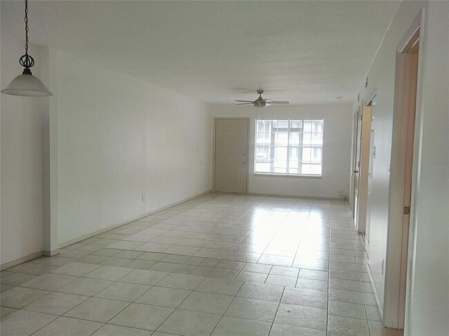 Building Photo - 313 Dirksen Dr