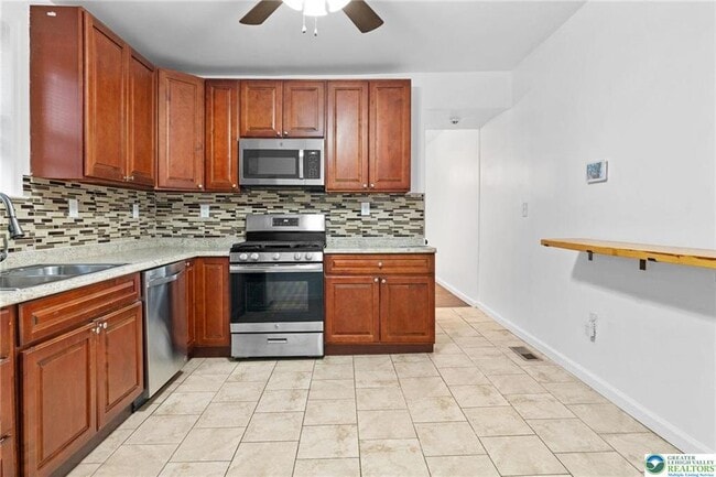 Building Photo - 921 Ridge St