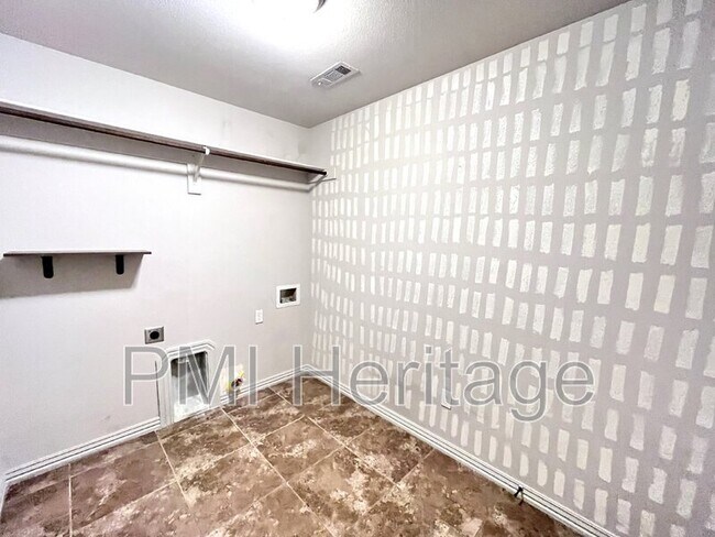Building Photo - 206 Peyton St