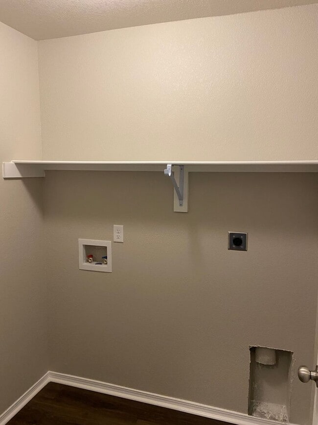 Building Photo - 3828 Travers Ln