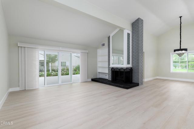 Building Photo - 1125 Stoneybrook Ln