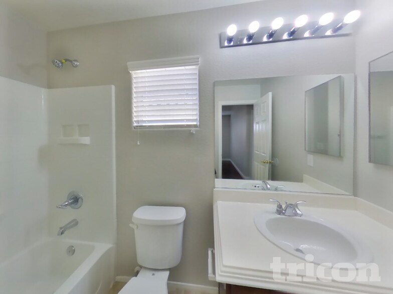 Building Photo - 3643 Sanwood St