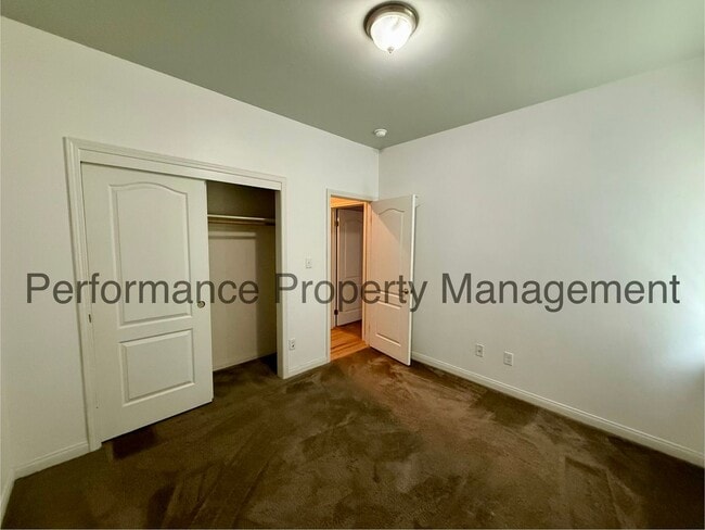 Building Photo - Spacious 4 Bed/2 Bath S Bakersfield Home w/ RBP & $0 Deposit Option