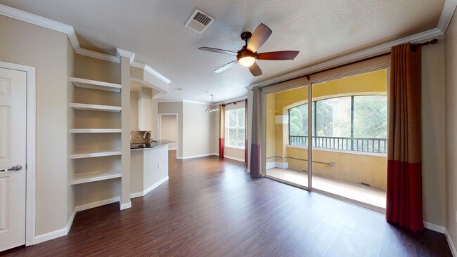 Building Photo - Beautiful 2 bedroom 1 bathrrom condo in Vi...